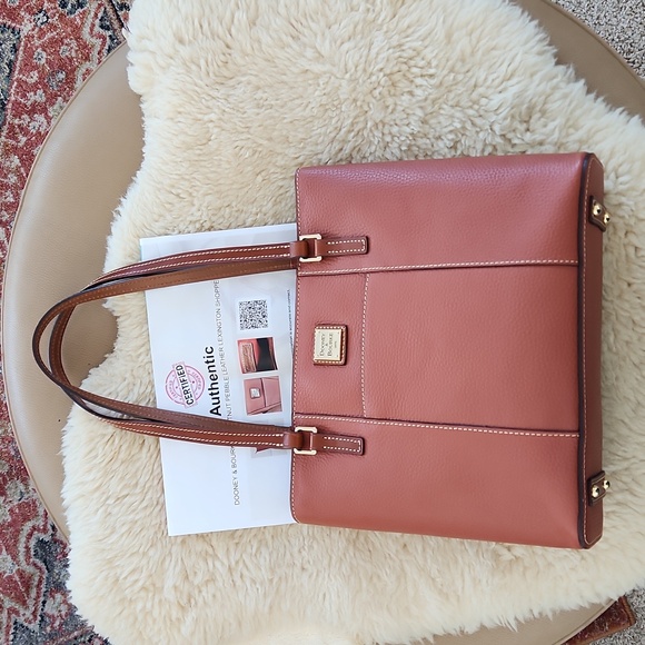 Beautiful Dooney & Bourke Chestnut  Pebbled Leather Lexington Shopper Tote 🤎🎁 - Picture 17 of 17